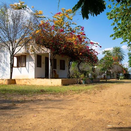 فندق The Mountain Retreat Tiruvannāmalai المظهر الخارجي الصورة